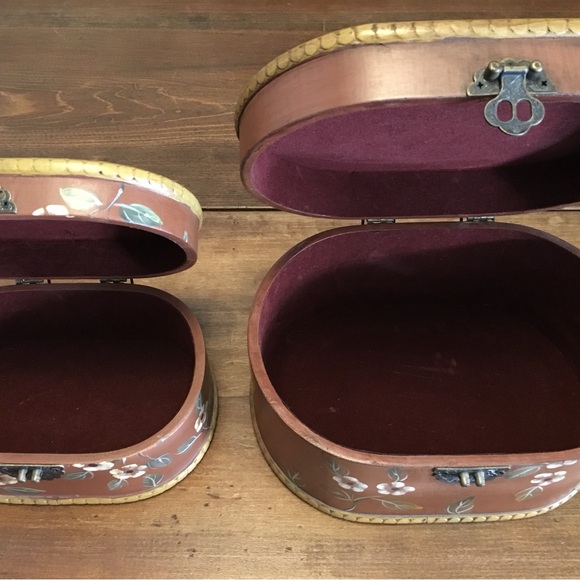 2 Vintage Hand Painted, wood, metal hinges, velvet lined, nestling boxes, flower - Picture 3 of 15
